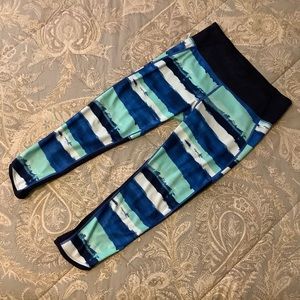 EUC Lululemon 21” multicolor Crop Womens Sz 4